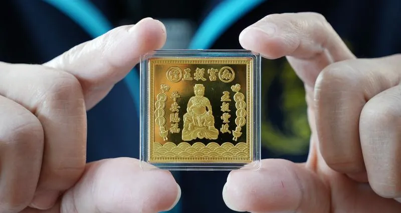 不是發圓形錢母！竹南五穀宮年初一發方形限量無事牌