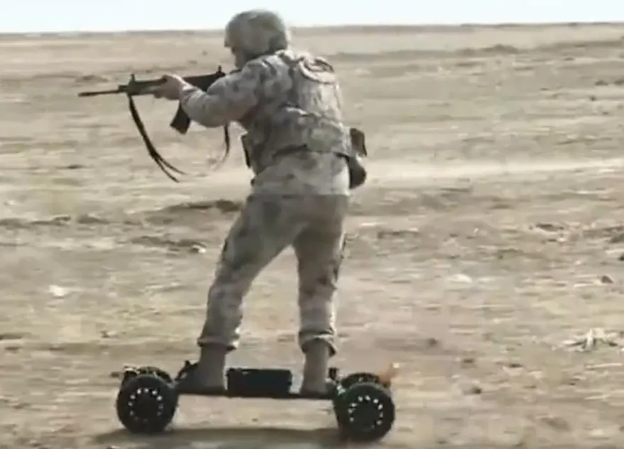 解放軍「電動滑板車」投入實戰　基層裝備加速智能化