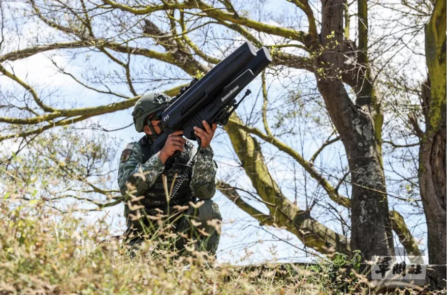 保持警戒！金門列嶼出現「無人機」1批1架次　守軍干擾槍反制持續監控