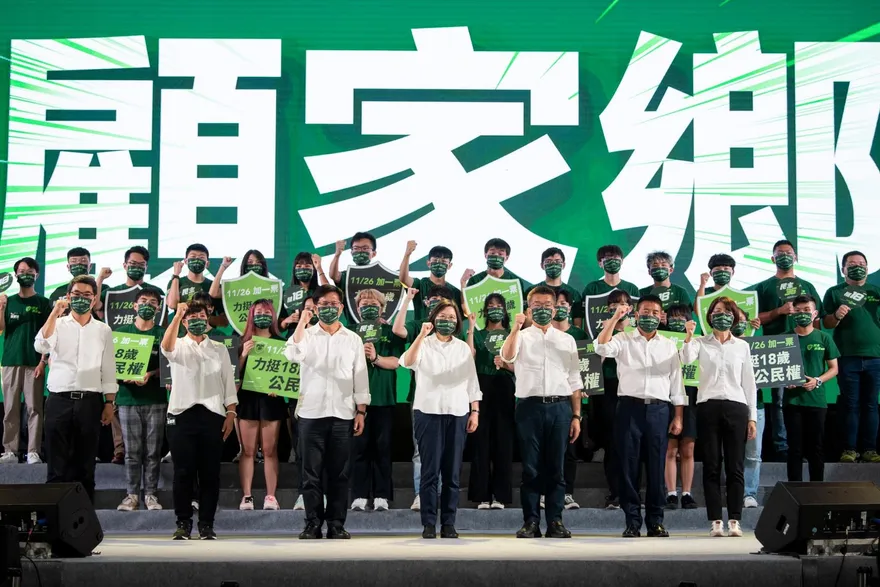 蔡英文喊「民進黨要挺年輕人」！反遭藥師狠打臉