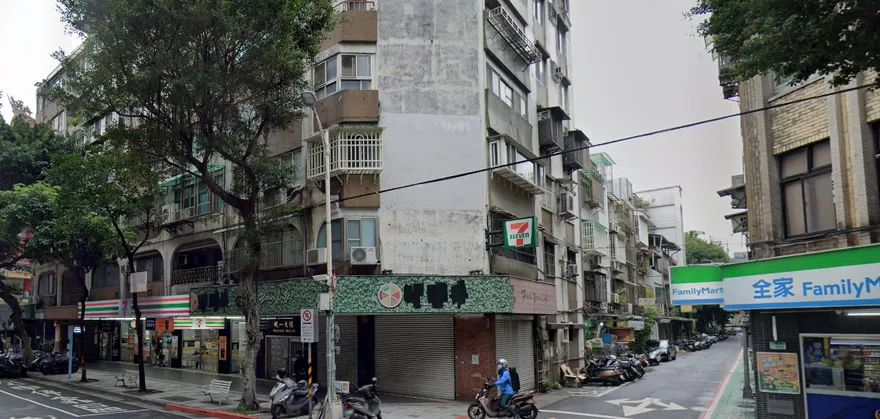 快訊／林森北路民宅火警！濃煙密布　熊熊火舌竄出