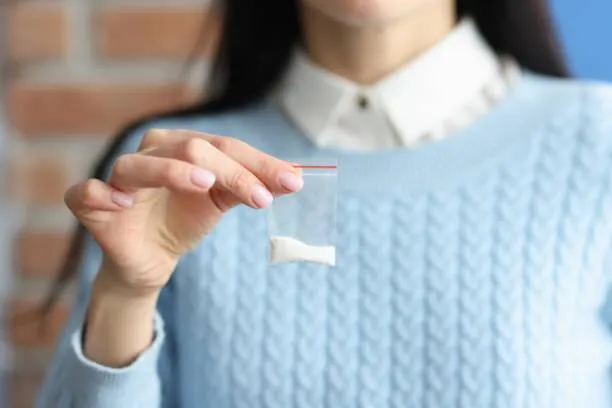 飲料被2度下藥？美女房仲怕遭「壞壞」怒告男同事　對方竟瞎扯「一時被鬼附身」