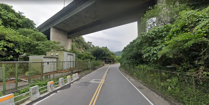 北市文山區男墜橋亡　車完好停在高速公路橋面上