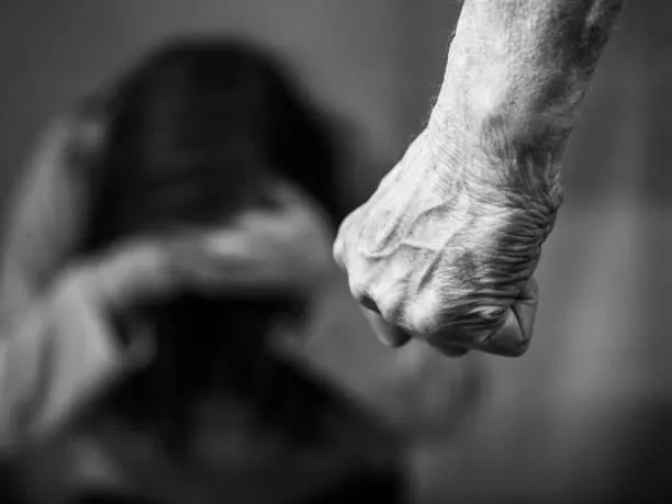 快訊/新北2歲女童顱內出血不治！身上多處新舊傷寄養母遭收押