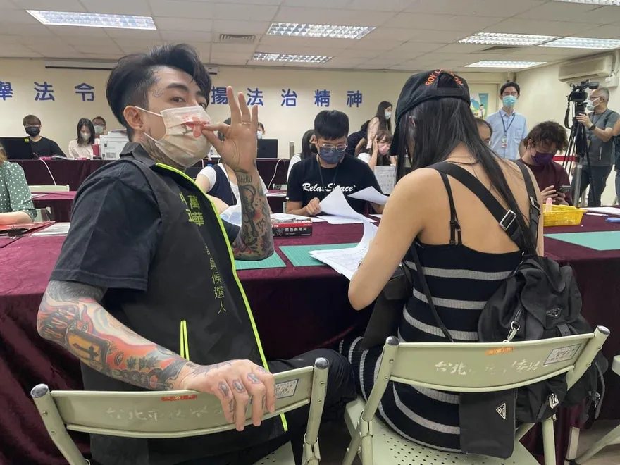 謝和弦開戰中選會！蘇煥智當他律師：罰金分期繳完了
