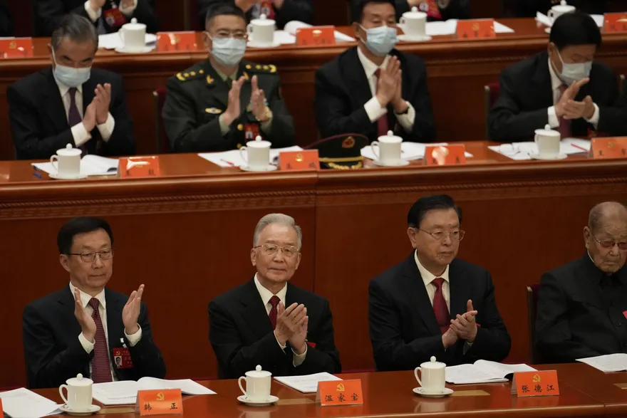 影/陸前總理溫家寶罕見露臉！滿頭白髮精神矍鑠　影片網路熱傳