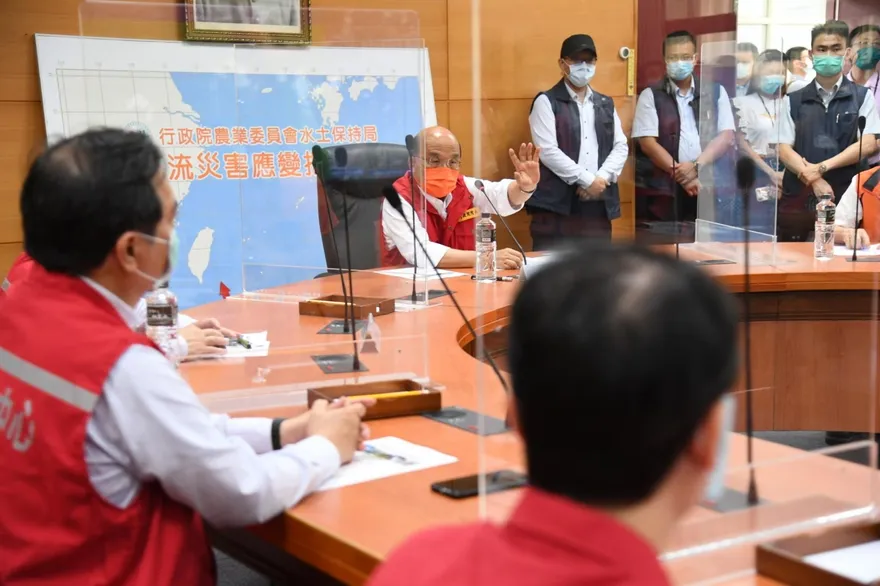 尼莎颱風風雨增強！蘇貞昌取消原定行程　下午2點坐鎮災害應變中心