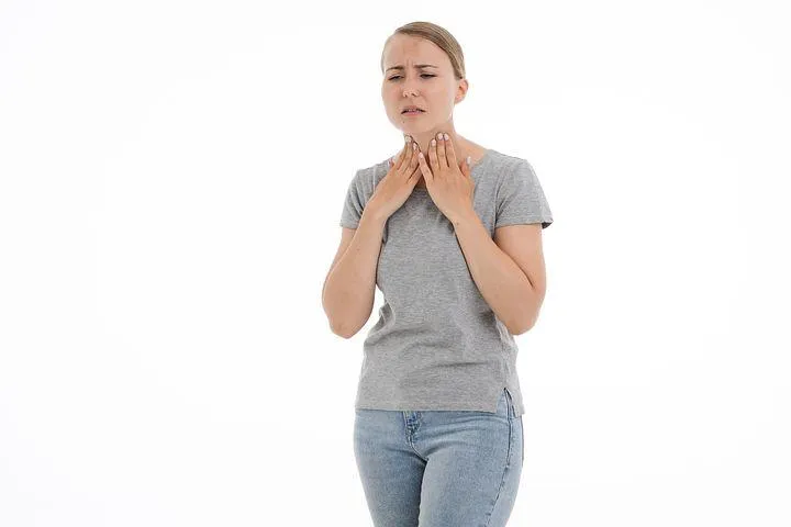 喉嚨好像怪怪的？！　國健署揭1原因恐罹患「食道癌」！