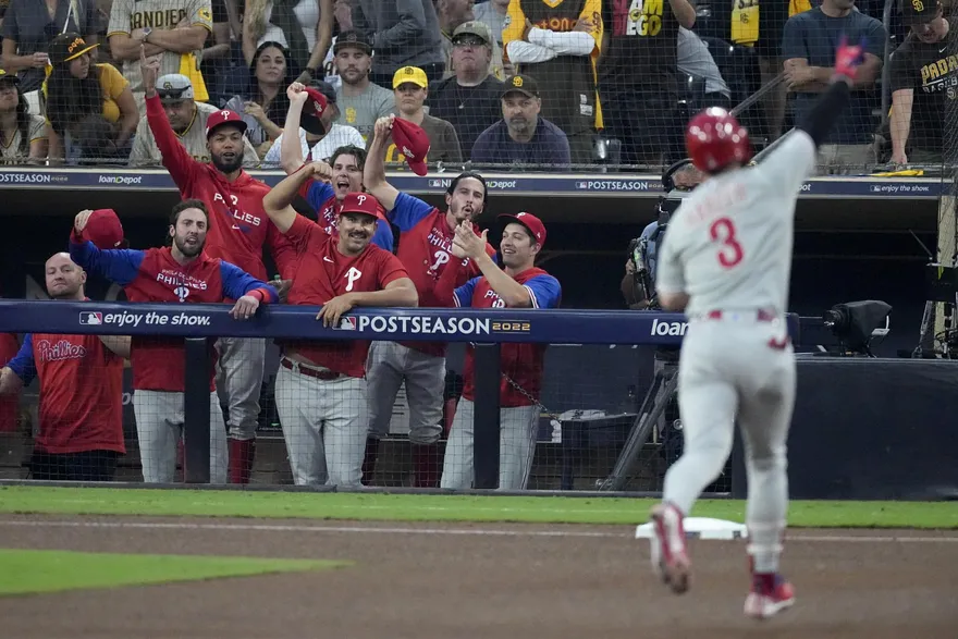 影/強打少年砲轟達爾！費城人2發陽春彈完封勝　國聯冠軍賽開紅盤