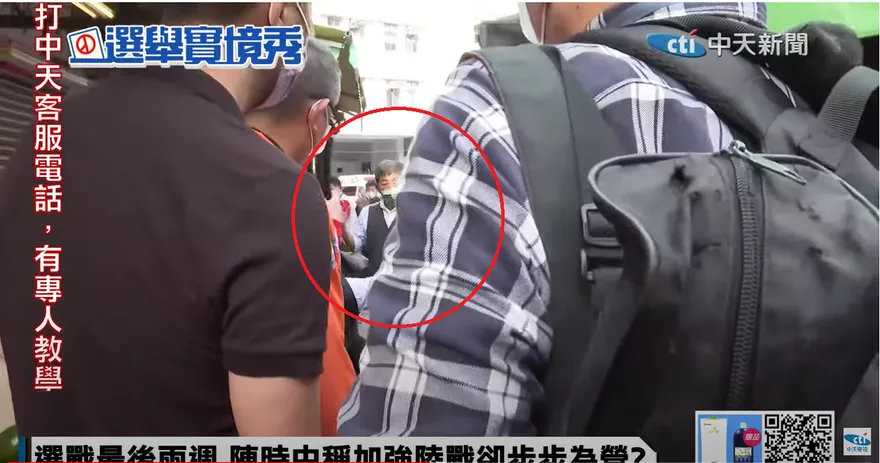 【影】一袋水果眼前降落！陳時中愣住反應曝光