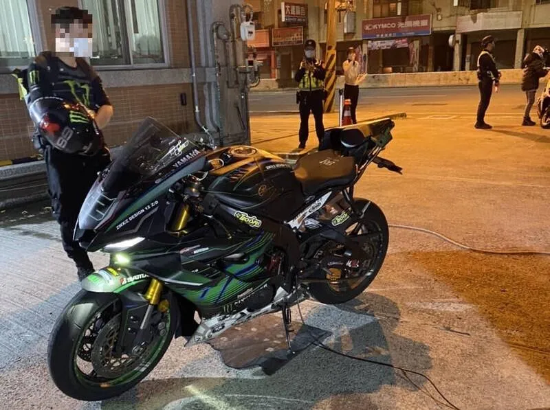 台中「噪音」重機夜遊擾民　警稽查赫見近百萬名車