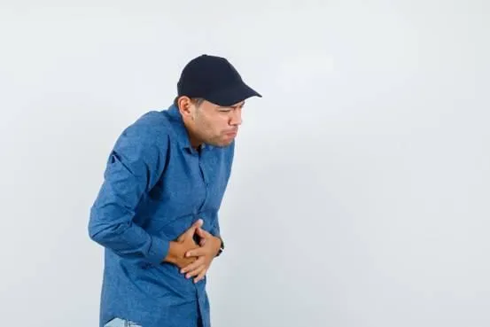 工程師胃痛只吃止痛藥拖到「胃出血」！醫一看：幽門螺旋桿菌害的