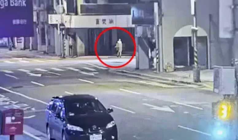 暴露狂！著「標準配備」穿大衣露鳥　男遭逮直呼「紓壓！」