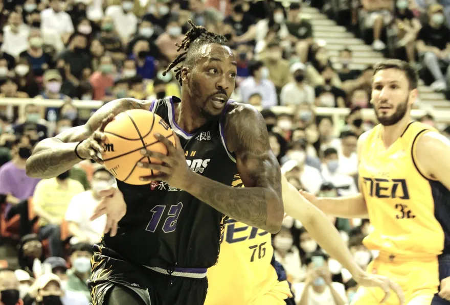 把魔獸當魔術！律師讚阿嬤沒說錯　打得跟魔術強森差不多