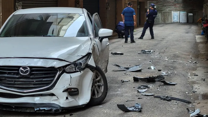 【影】槍聲大作！竹縣寶山警匪追逐　警開22槍歹徒仍棄車逃逸