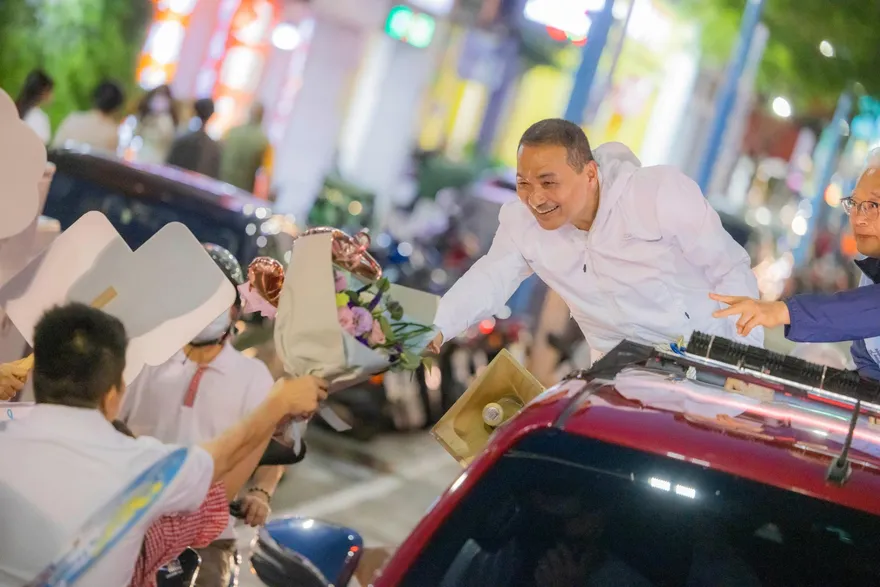 范雲批侯友宜不配成為市長 網炸鍋轟「還有臉出來」：3+11道歉沒？