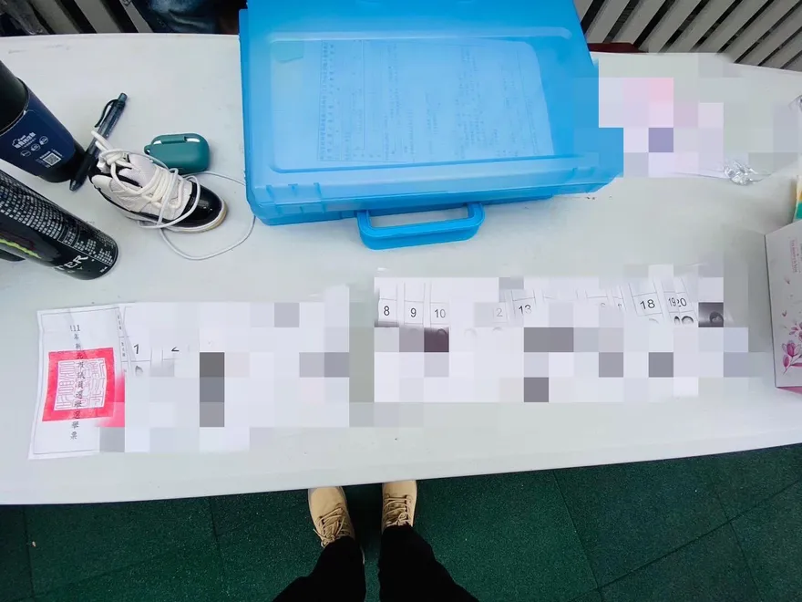 板橋8旬嬤撕毀選票　怨：「太大張不好投遞才撕對半」