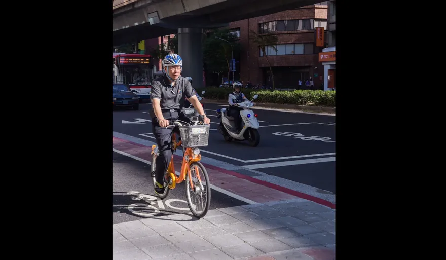 YouBike1.0掰掰！柯文哲6年前嫩照紀念　網友刷4字