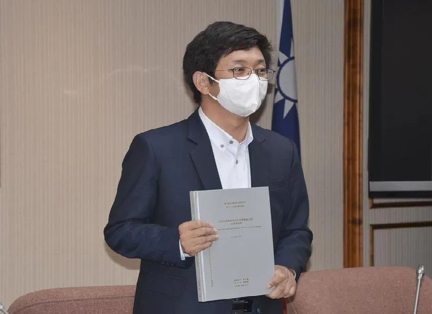 天道恢恢！台北大學撤銷蔡適應博士學位　羅智強：把立委辭了吧！