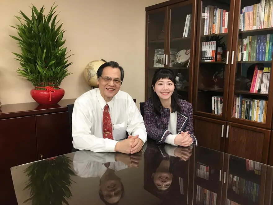 改口？高嘉瑜PO陳明通合照　為「下台說」致歉：沒忘師恩