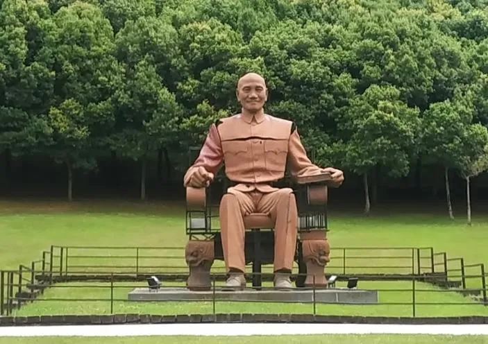 拆兩蔣銅像補助10萬是在「砸重金去蔣化」？　內政部回應了