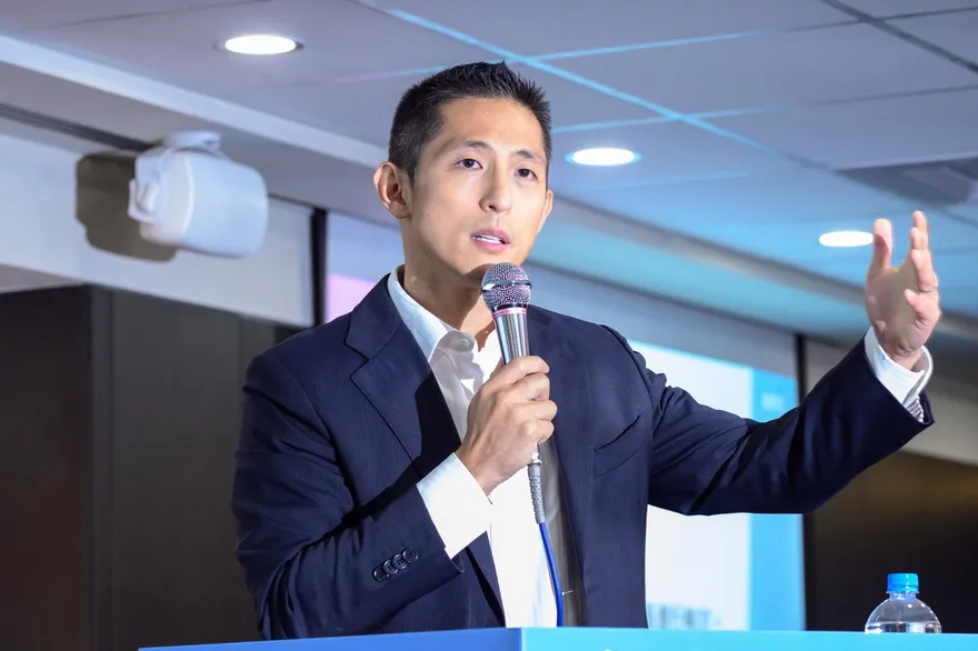 吳怡農稱離島民眾就醫可利用直升機停機坪　網友怒：費用你要出？