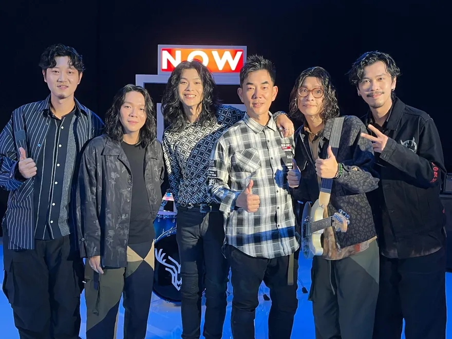 創團十週年演唱會任賢齊探班打氣！ 麋先生洩樂團辛酸：聞到菸酒霉味...像回到剛出道