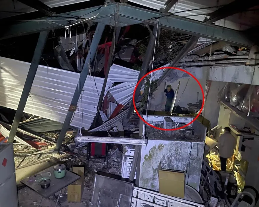 【影】神明有保庇？新北三峽濟公廟慘遭10米長巨石摧毀　廟公奇蹟毫髮未傷