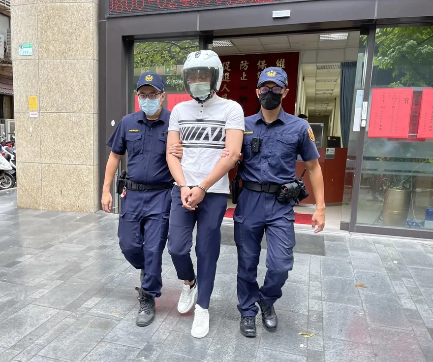 【影】颱風天酒客走禮服店遭一刀斃命案　兇嫌遭檢方依殺人罪起訴　原因在此