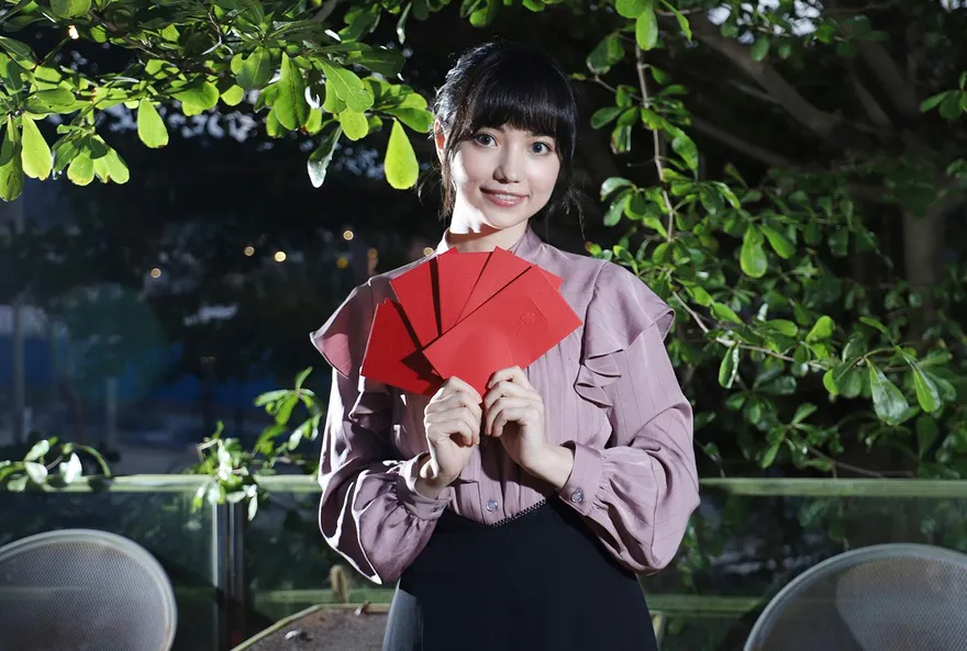 影/變身女總裁！黑嘉嘉教你「過年下圍棋」　年夜飯吃火鍋最愛竟是它