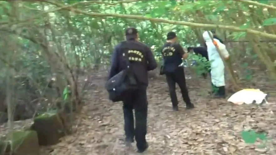 【影】台南新化山區人骨懸案偵破！警拘捕2嫌　死者竟是嫌犯前女友