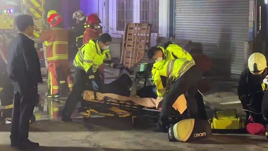 影/4人送醫不治！台中豐原工廠猛烈火舌竄出　一度多人受困