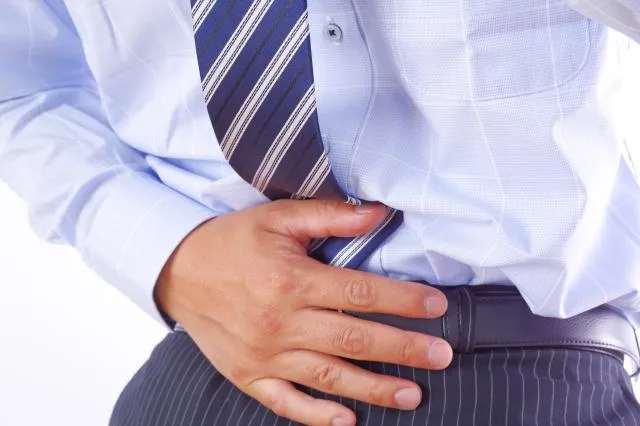 翁腰痛噴「血尿」拖延不看醫生！檢查驚「罹這癌」　醫：「3縣市」發生率竟最高