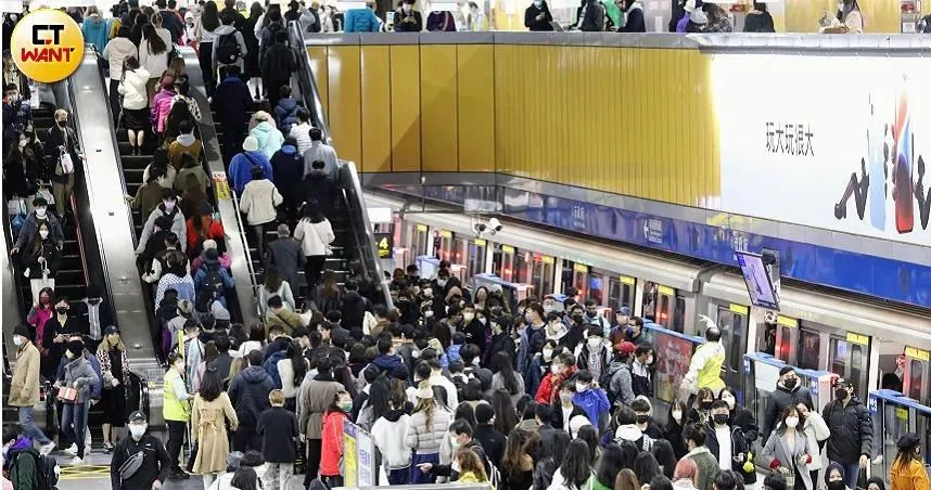 「新冠+流感」恐再爆發　專家曝「跨年假期和春節連假」是關鍵！