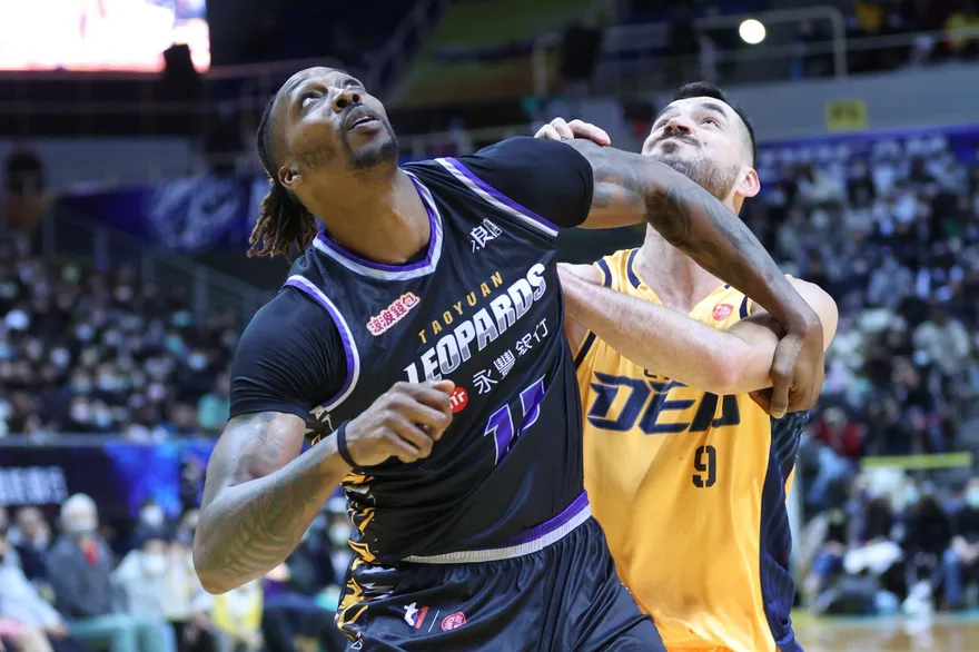 魔獸自爆8日復出！英熊狩獵祭　蔣淯安帶頭捕獸