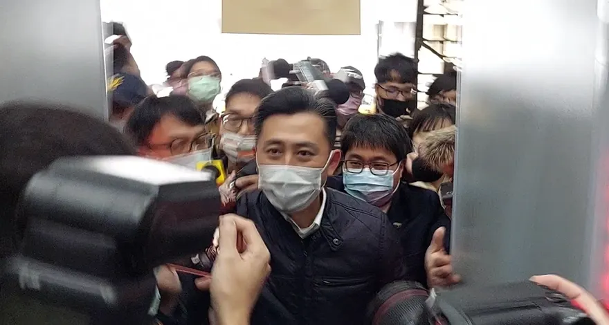 「林智堅出福袋裝什麼？」哏太多掀PTT熱議！冒出至少10答案