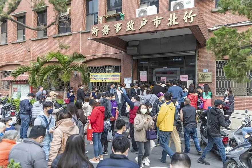 竹北人人領6000元！1297人申辦入籍　「移民成功」人數曝光