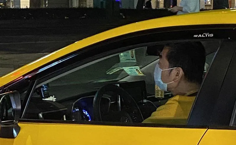 阿娘喂倒光光　廖老大變廖運將？這張開計程車照驚呆鄉民　真相曝光