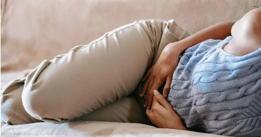 女「月經狂流83天」上班到一半血崩站在血泊中！　醫曝「1病因」