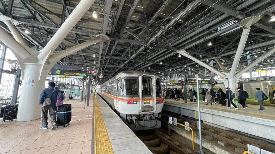 台灣人臉丟到國外？他見「團客大鬧日本列車」6字酸　網正反評價戰翻