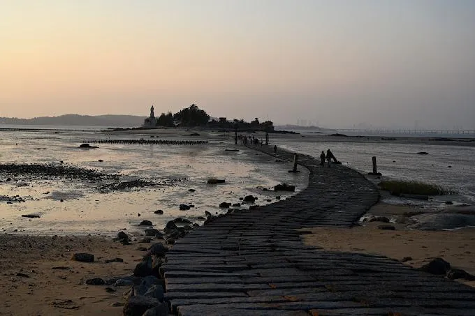 快訊/不知漲潮擅闖！3男6女受困金門建功嶼　海巡出動搶救中