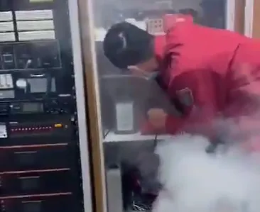 影/打火兄弟隊部也遭祝融！電動油壓剪電池充電突起火　值班室白煙瀰漫