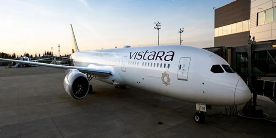 要求換商務艙被拒！義大利女子襲擊機組、脫衣大鬧下場曝光