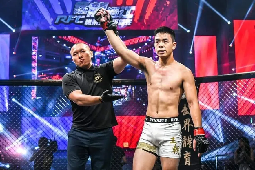 影/祖克柏格鬥教練回台！想念珍奶麻辣鍋　吳仲凱壓軸尬「菲律賓燃燒彈」