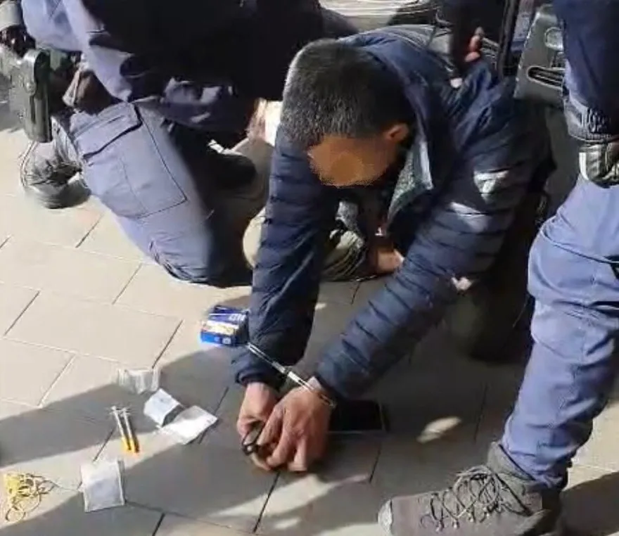 連歐多拜都是偷來的！男騎贓車滑手機遭警攔　闖紅燈落跑就逮又被抓包藏毒