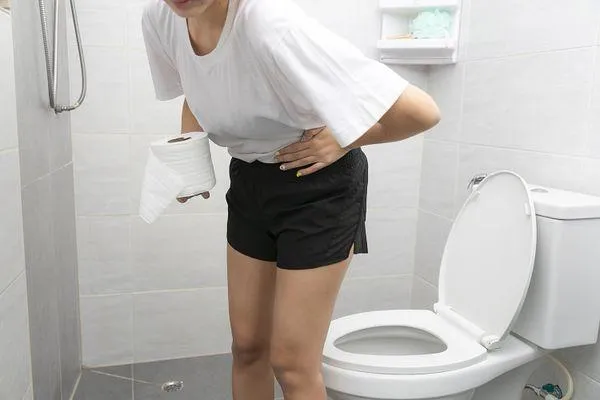 一吃東西就想衝廁所上大號？醫揭「屎在滾3原因」　不會因此變瘦