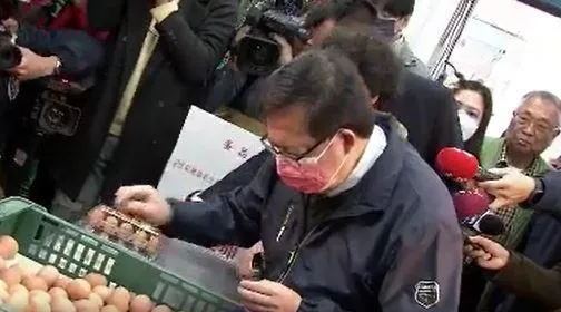 鄭文燦提多元方案解決蛋荒　網友呼叫綠營側翼：阿燦說謊造謠