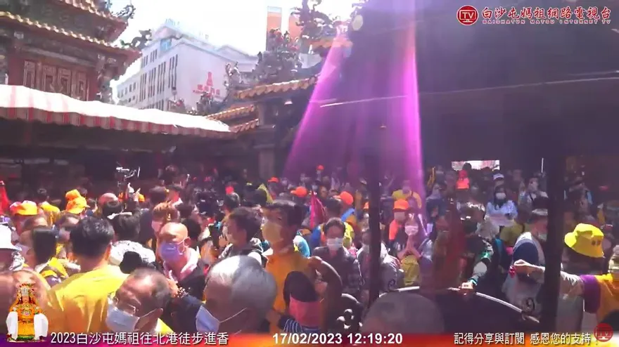 影/白沙屯媽祖進香/直擊「粉紅光」乍現! 白沙屯媽祖駐駕朝天宮三媽會　信眾直呼神蹟
