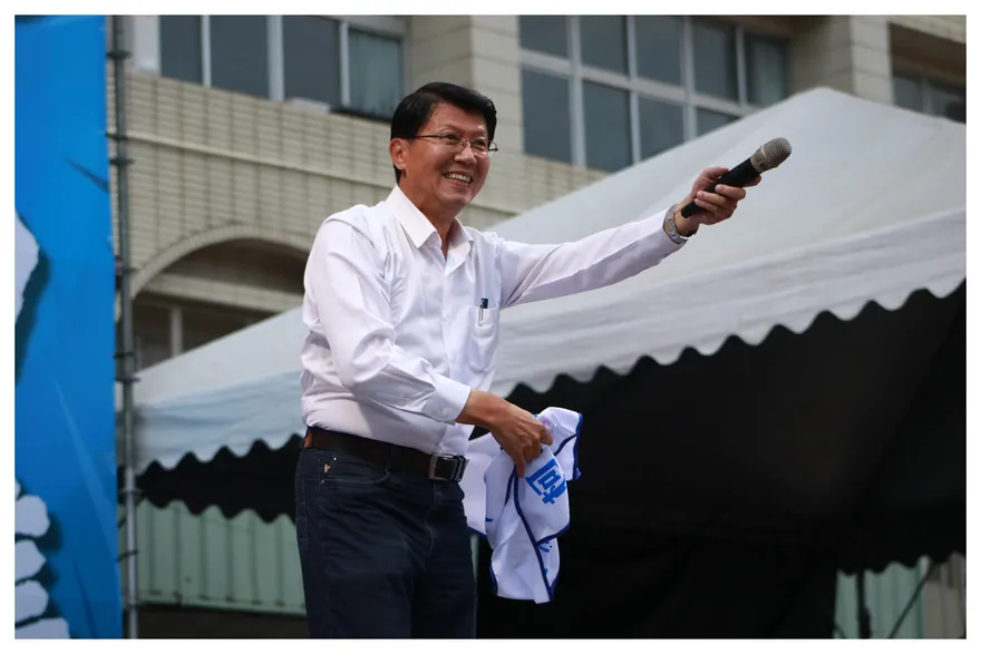 陳宗彥被爆多次接受性招待 謝龍介掀內幕：還有東西會再丟出來