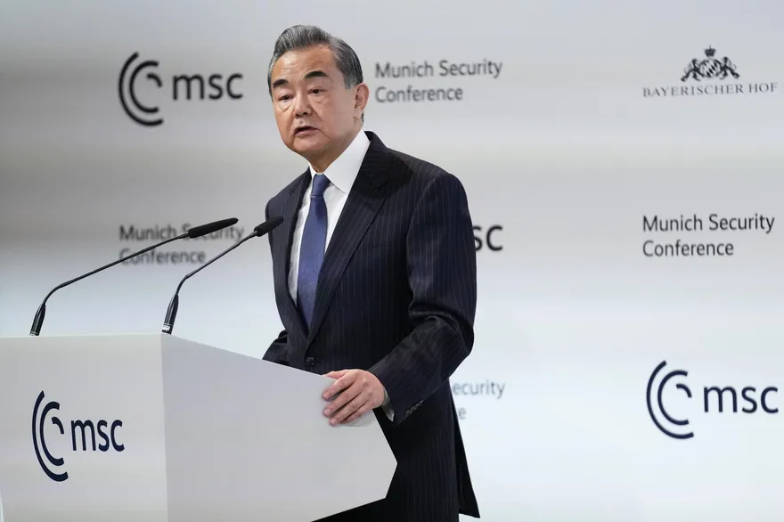 再談偵察氣球！王毅稱美國戰略誤判製造「政治鬧劇」
